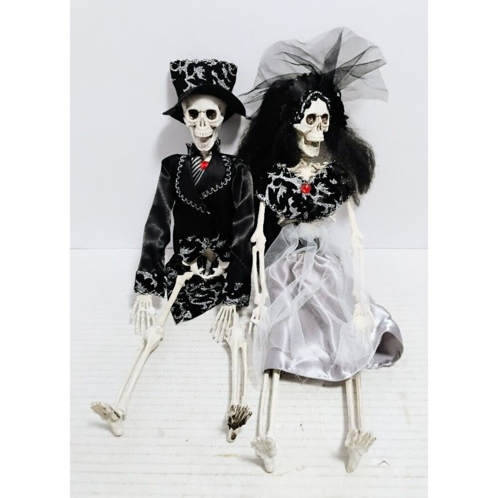 DAY OF THE DEAD 16” HANGING BRIDE & GROOM SKELETONS WALL GOTHIC SEASONAL DECOR